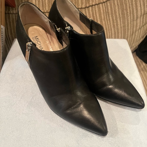 Michael Kors 6.5 Black Booties Leather and Suede. Please look at photos & notes - Picture 2 of 8